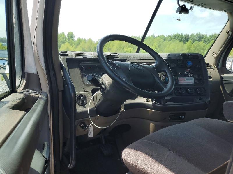Продажа на аукционе авто 2015 Freightliner Cascadia, vin: 1FUBGEDV5FLGH4778, номер лота: 61965306