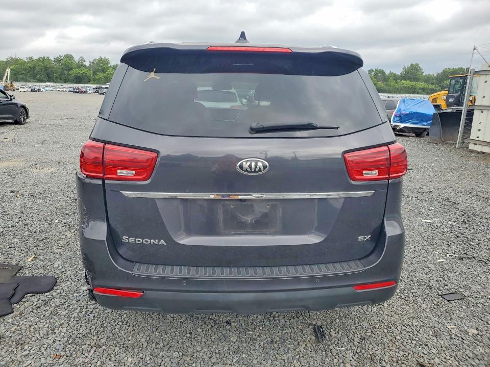 61927356 :رقم المزاد ، KNDMB5C16L6574830 vin ، 2020 Kia Sedona مزاد بيع
