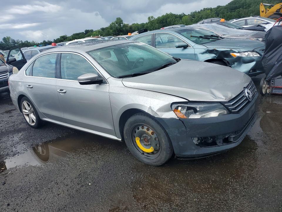 63047056 :رقم المزاد ، 1VWBT7A35EC070582 vin ، 2014 Volkswagen Passat مزاد بيع