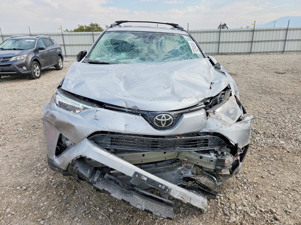 62946656 :رقم المزاد ، 2T3DFREV6JW718853 vin ، 2018 Toyota Rav4 مزاد بيع
