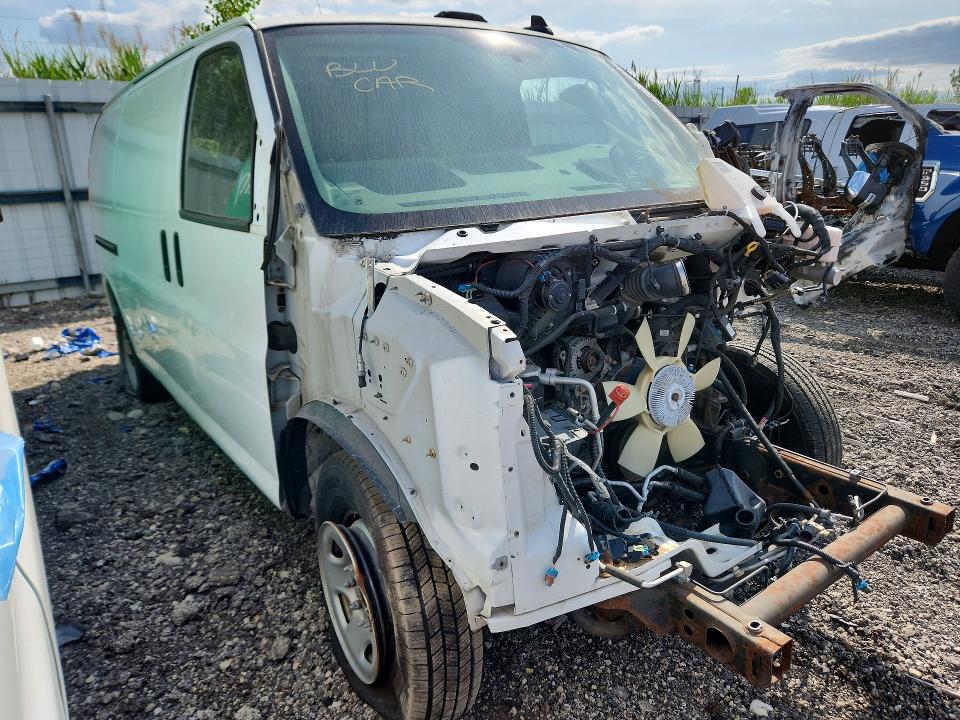60057376 :رقم المزاد ، 1GCWGAFPXJ1319823 vin ، 2018 Chevrolet Express G2500 مزاد بيع