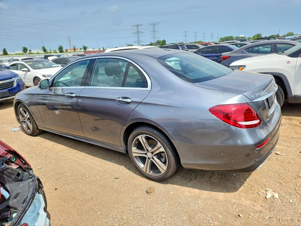 60661056 :رقم المزاد ، WDDZF4KB3HA161241 vin ، 2017 Mercedes-benz E مزاد بيع