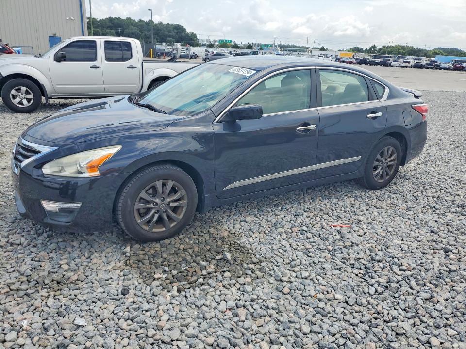 Продажа на аукционе авто 2015 Nissan Altima, vin: 1N4AL3AP8FC592320, номер лота: 62631196