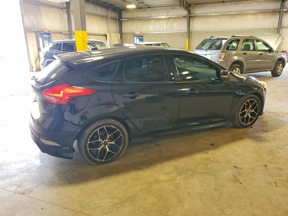59721026 :رقم المزاد ، 1FADP3K27FL215966 vin ، 2015 Ford Focus مزاد بيع