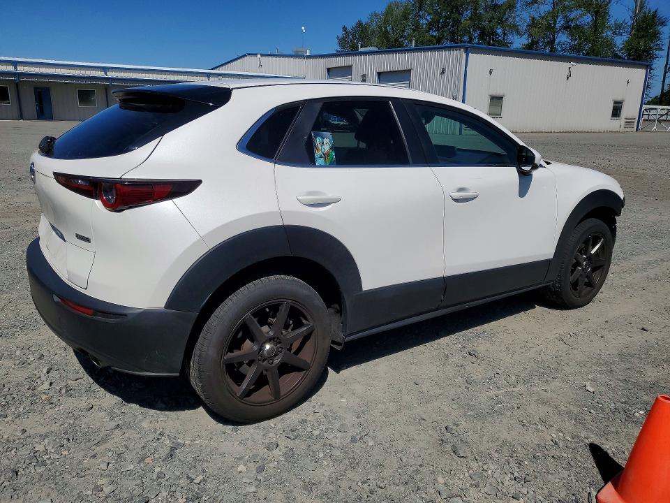 60467256 :رقم المزاد ، 3MVDMBBLXMM210759 vin ، 2021 Mazda Cx-30 مزاد بيع