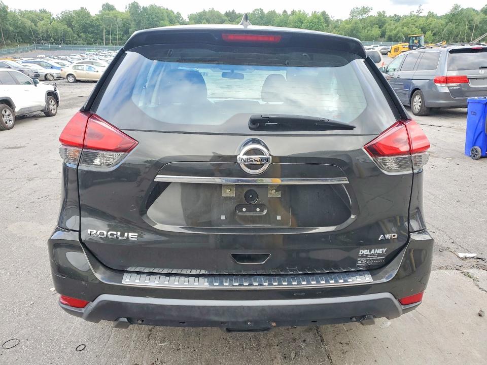 60024626 :رقم المزاد ، KNMAT2MV8HP573101 vin ، 2017 Nissan Rogue مزاد بيع