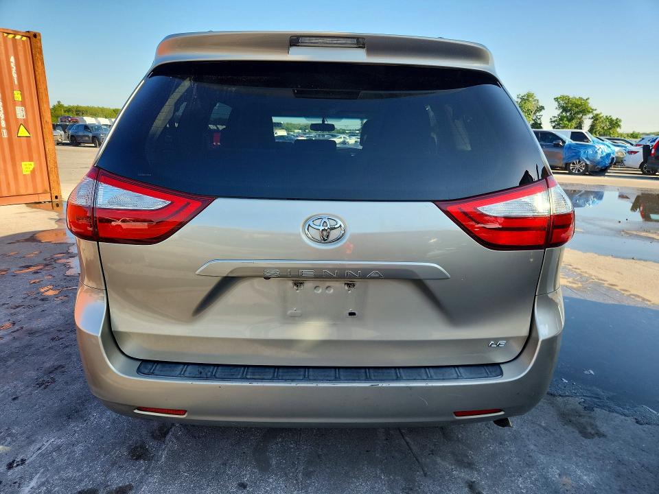60046956 :رقم المزاد ، 5TDKK3DC4FS555788 vin ، 2015 Toyota Sienna مزاد بيع