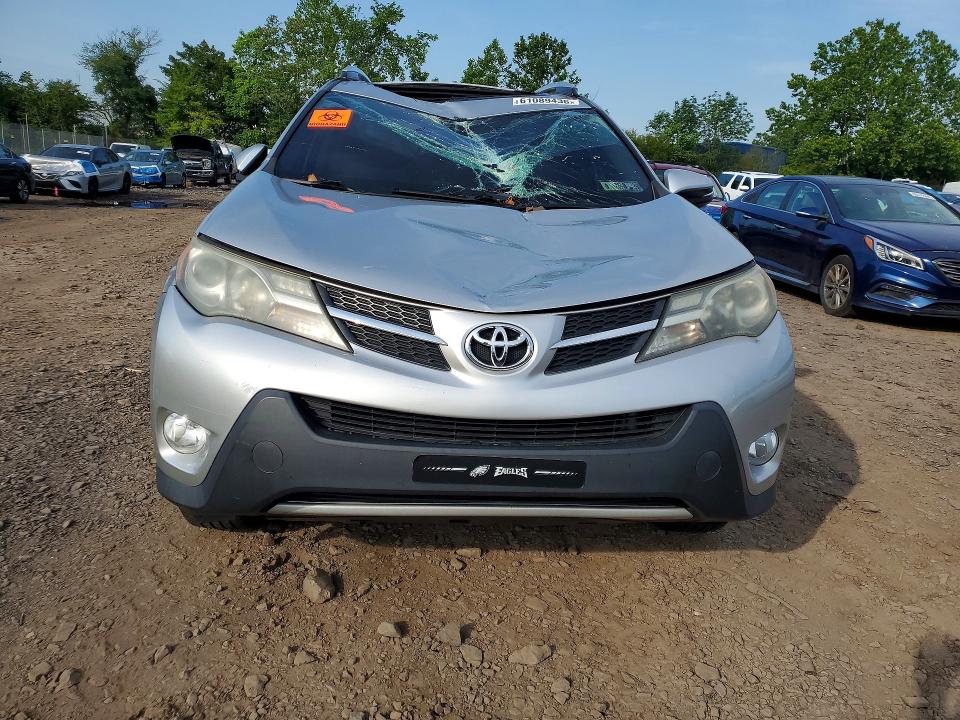 61089436 :رقم المزاد ، 2T3RFREV2FW345100 vin ، 2015 Toyota Rav4 مزاد بيع