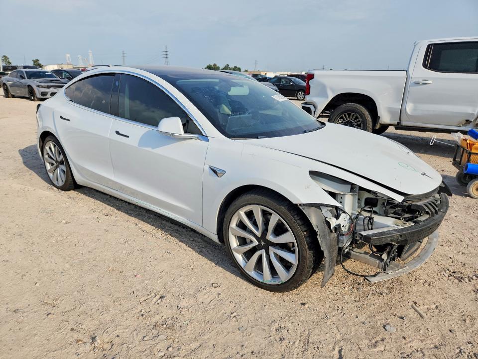 61420506 :رقم المزاد ، 5YJ3E1EC2LF586908 vin ، 2020 Tesla Model 3 مزاد بيع