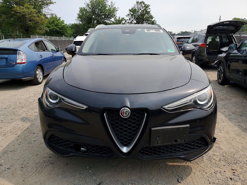 60711086 :رقم المزاد ، ZASPAKAN1M7D11913 vin ، 2021 Alfa Romeo Stelvio مزاد بيع