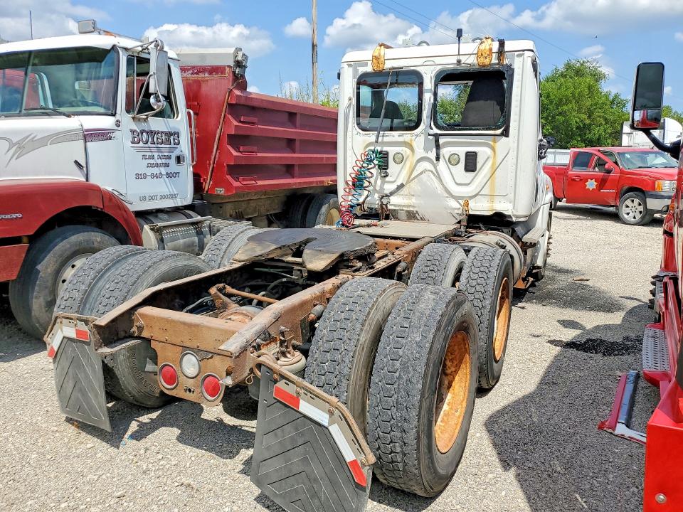 2014 Freightliner Cascadia მანქანა იყიდება აუქციონზე, vin: 3AKJGEDV3ESFR0607, აუქციონის ნომერი: 62533366
