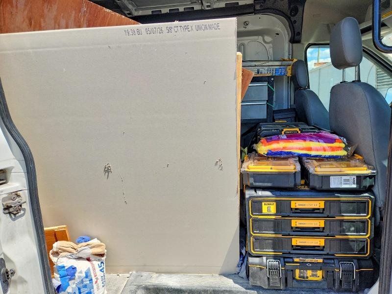 63546116 :رقم المزاد ، 1FTYE2CM7HKA09924 vin ، 2017 Ford Transit مزاد بيع