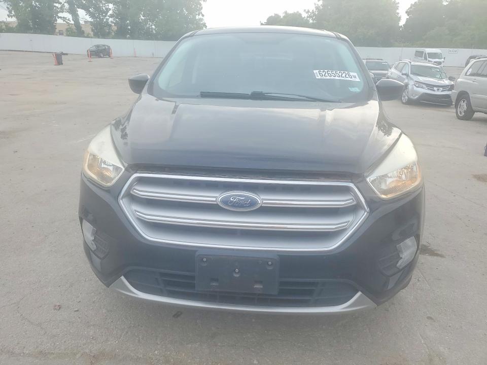 2017 Ford Escape მანქანა იყიდება აუქციონზე, vin: 1FMCU0GD9HUC76834, აუქციონის ნომერი: 62655226