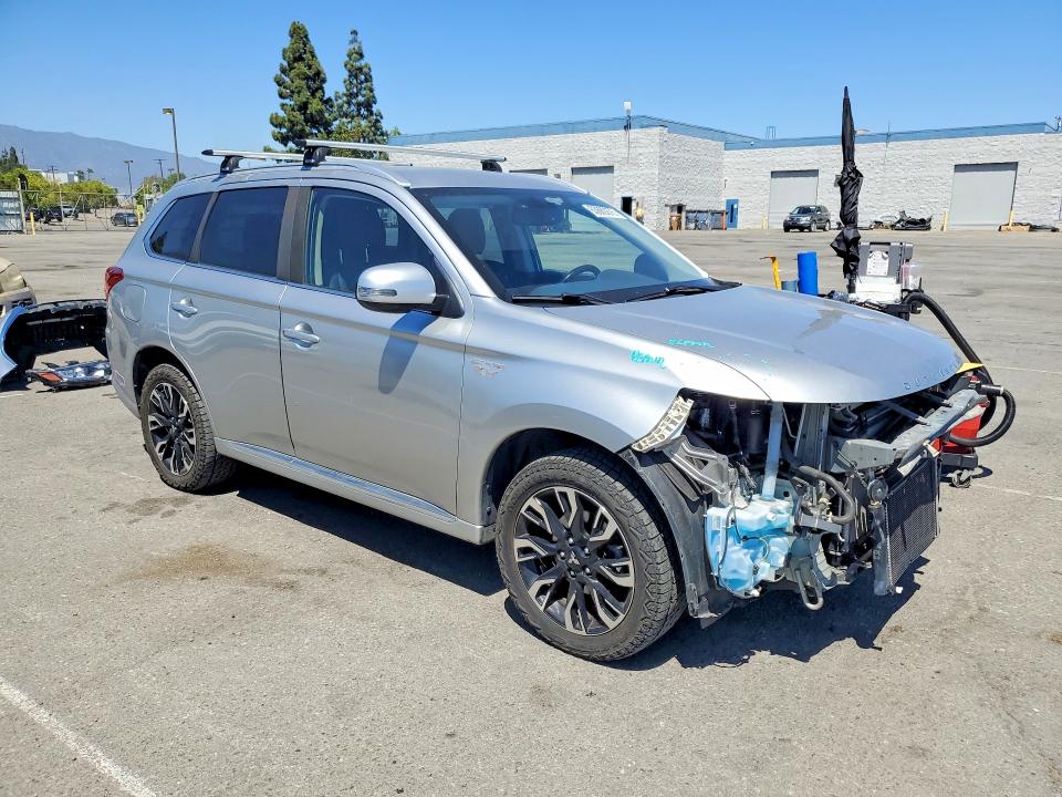 Продаж на аукціоні авто 2018 Mitsubishi Outlander, vin: JA4J24A55JZ048147, номер лоту: 63689276
