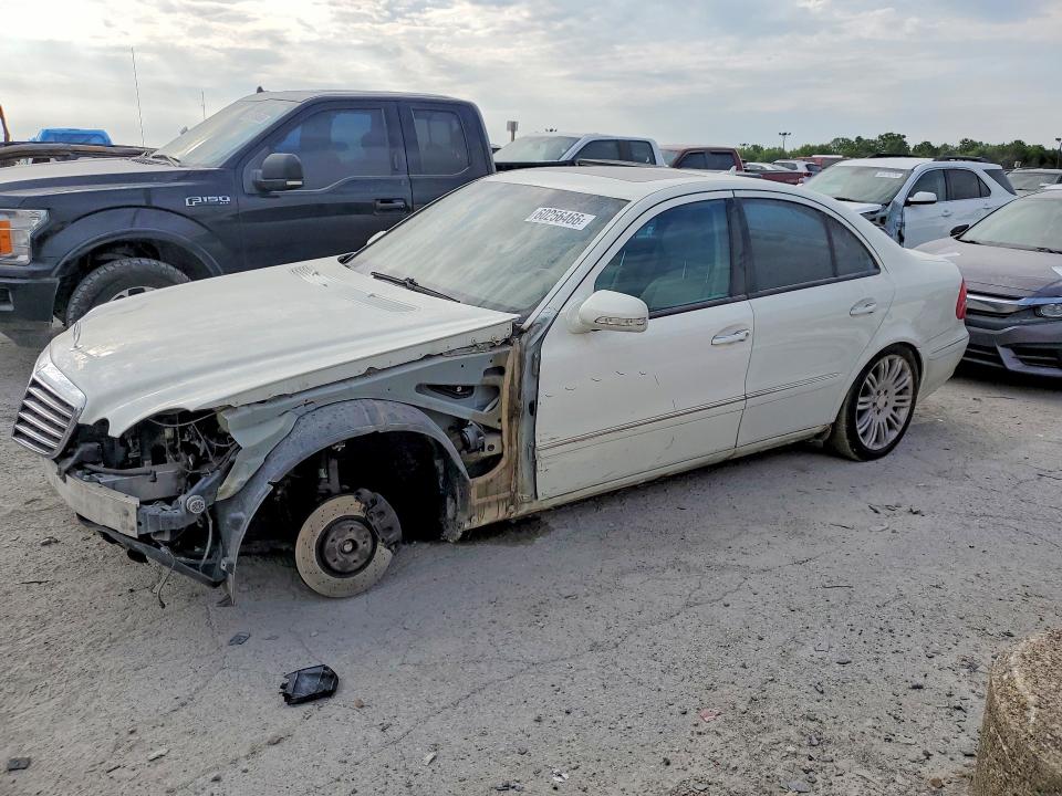 60256466 :رقم المزاد ، WDBUF87X18B307807 vin ، 2008 Mercedes-benz E مزاد بيع