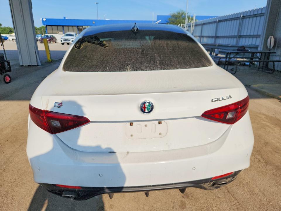 2017 Alfa Romeo Giulia მანქანა იყიდება აუქციონზე, vin: ZARFAEEN6H7549302, აუქციონის ნომერი: 60394726