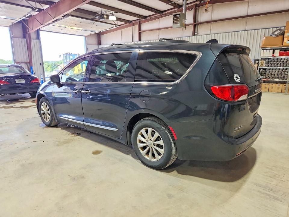 62324406 :رقم المزاد ، 2C4RC1BG7HR788338 vin ، 2017 Chrysler Pacifica مزاد بيع