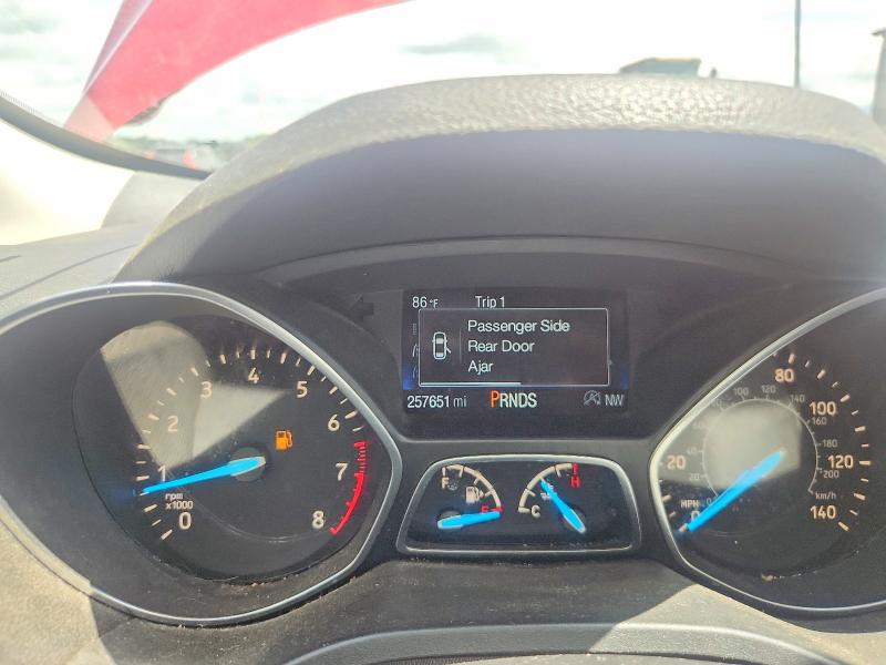61283886 :رقم المزاد ، 1FMCU0GD1JUD17639 vin ، 2018 Ford Escape مزاد بيع