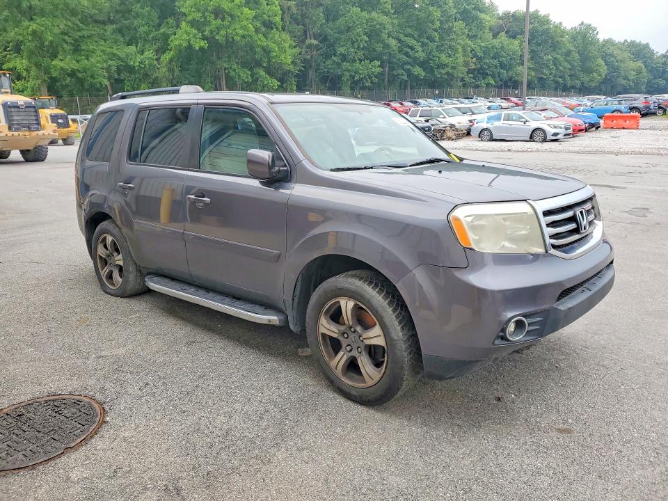 62830396 :رقم المزاد ، 5FNYF4H30FB067859 vin ، 2015 Honda Pilot مزاد بيع