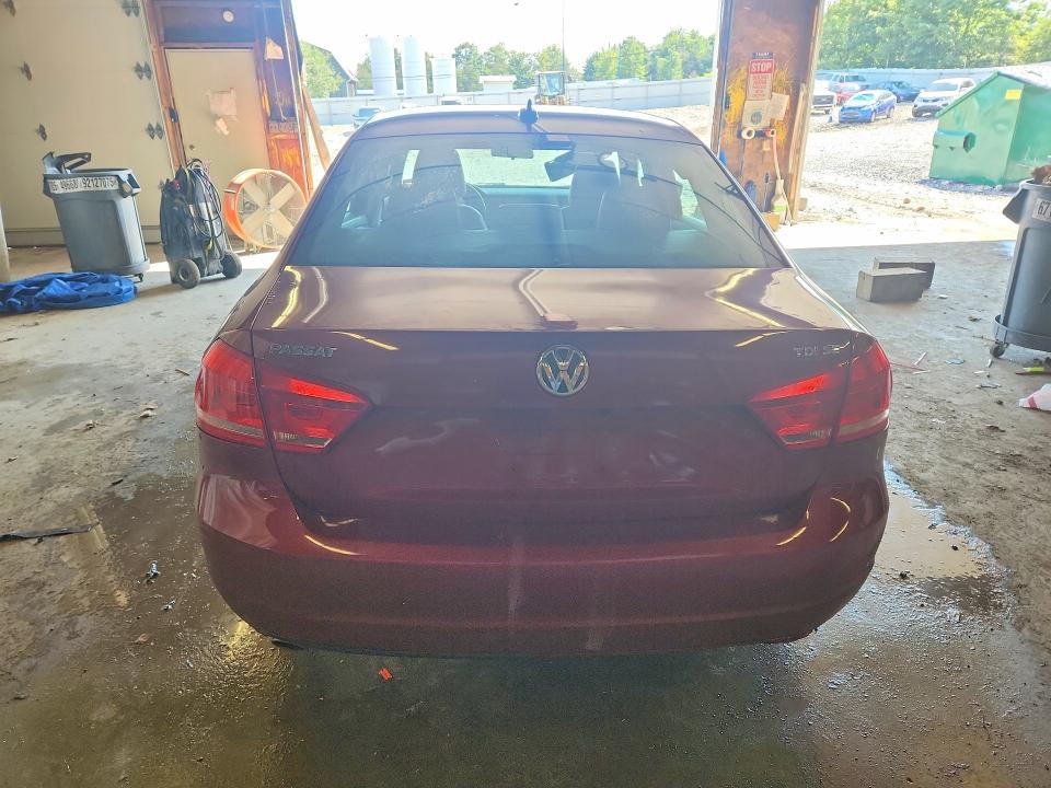 2015 Volkswagen Passat მანქანა იყიდება აუქციონზე, vin: 1VWBV7A3XFC018960, აუქციონის ნომერი: 62577896
