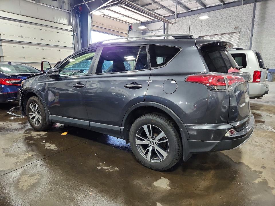 Продаж на аукціоні авто 2018 Toyota Rav4, vin: JTMRFREV5JD254375, номер лоту: 61982146
