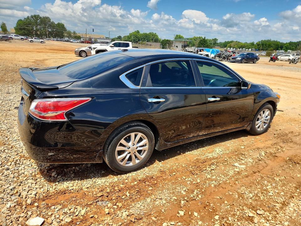 2015 Nissan Altima მანქანა იყიდება აუქციონზე, vin: 1N4AL3AP4FC153177, აუქციონის ნომერი: 60692946