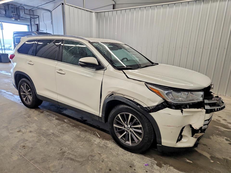 62390226 :رقم المزاد ، 5TDKZRFH5KS314100 vin ، 2019 Toyota Highlander مزاد بيع