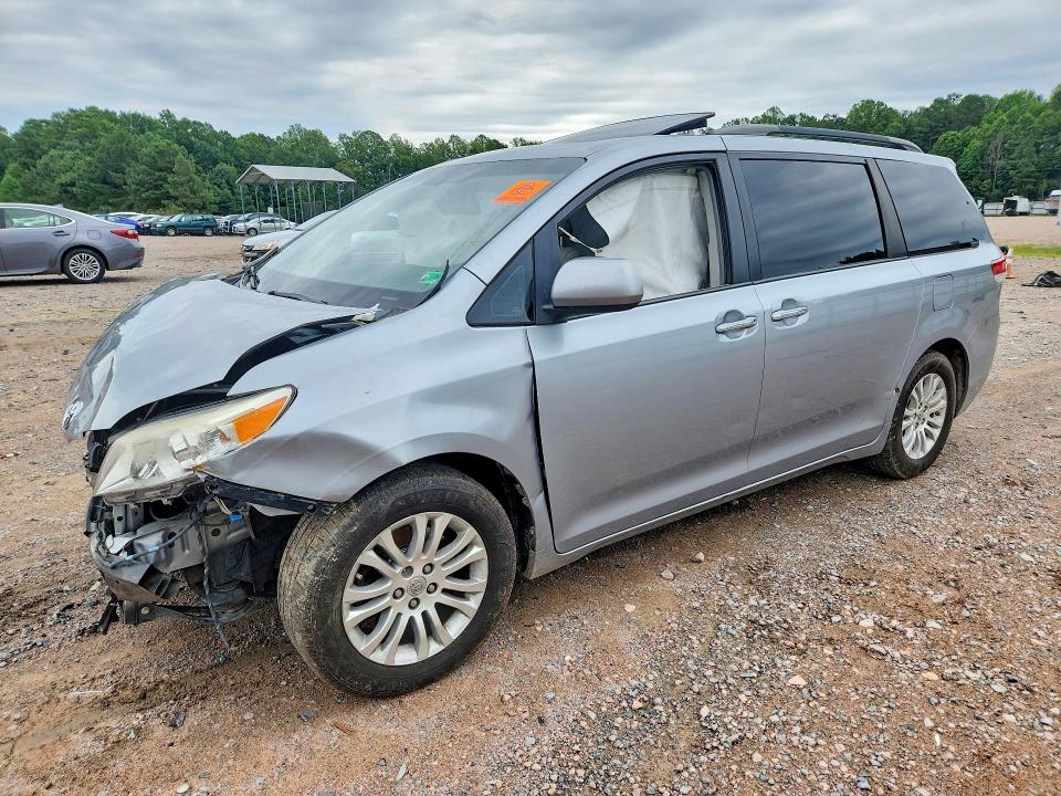 Auction sale of the 2013 Toyota Sienna, vin: 5TDYK3DC9DS405263, lot number: 61713186