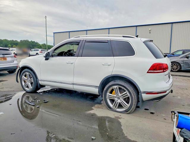 61352146 :رقم المزاد ، WVGEF9BP0GD011047 vin ، 2016 Volkswagen Touareg مزاد بيع