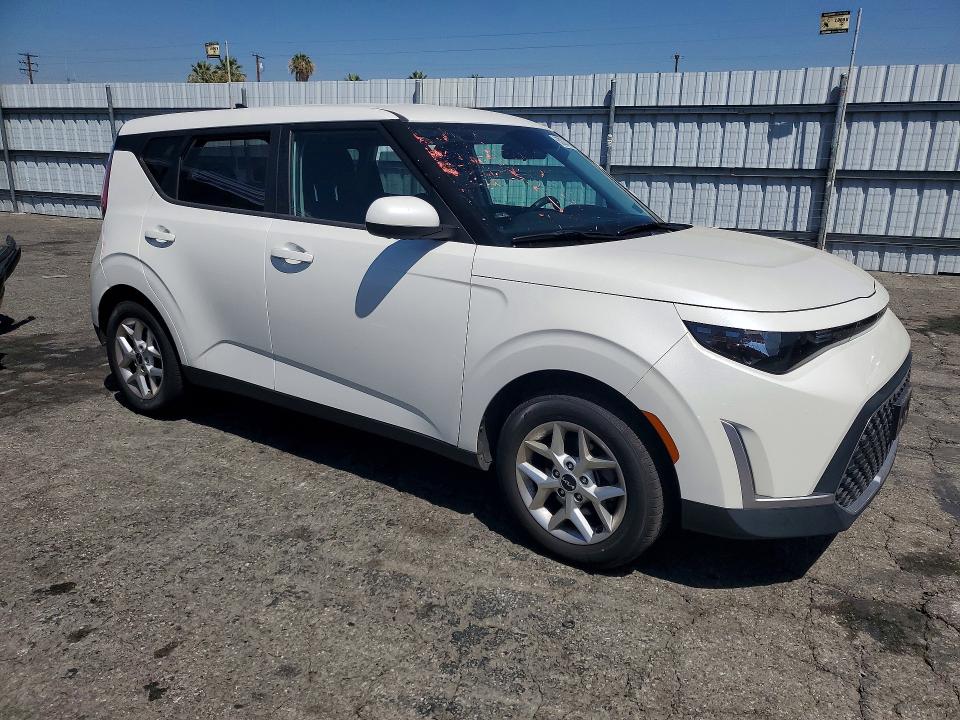 63024766 :رقم المزاد ، KNDJ23AU1P7888812 vin ، 2023 Kia Soul مزاد بيع