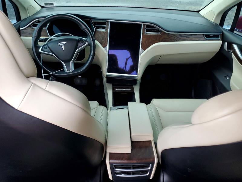 62577906 :رقم المزاد ، 5YJXCAE2XHF075078 vin ، 2017 Tesla Model X مزاد بيع