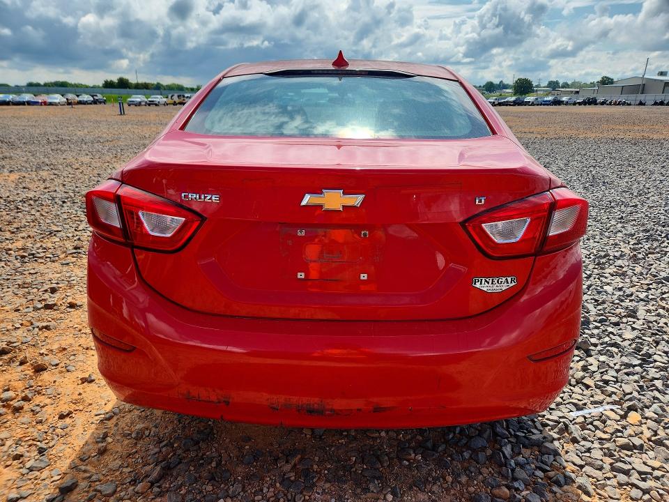 60753526 :رقم المزاد ، 1G1BE5SM1J7194417 vin ، 2018 Chevrolet Cruze مزاد بيع