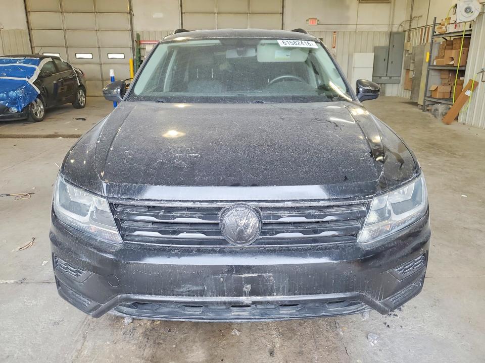 Продажа на аукционе авто 2018 Volkswagen Tiguan, vin: 3VV3B7AX7JM106568, номер лота: 61582416