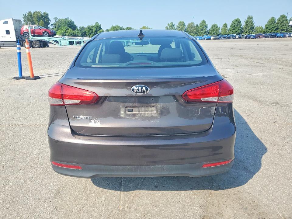 62630566 :رقم المزاد ، 3KPFK4A74HE039149 vin ، 2017 Kia Forte مزاد بيع