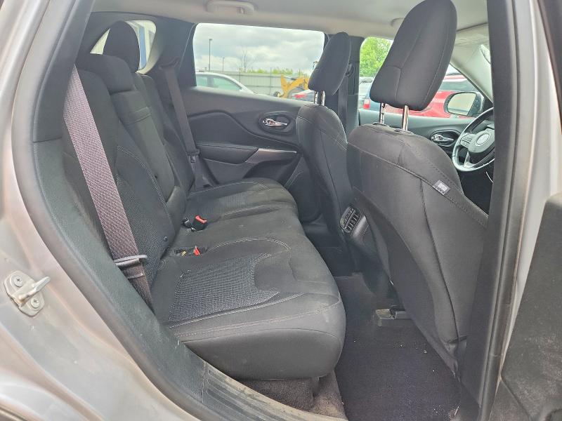 61748836 :رقم المزاد ، 1C4PJLCB7KD215560 vin ، 2019 Jeep Cherokee مزاد بيع