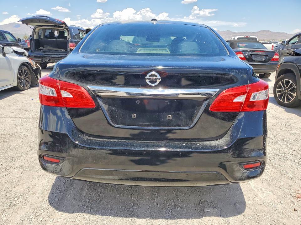 62354126 :رقم المزاد ، 3N1AB7AP0JY259892 vin ، 2018 Nissan Sentra مزاد بيع