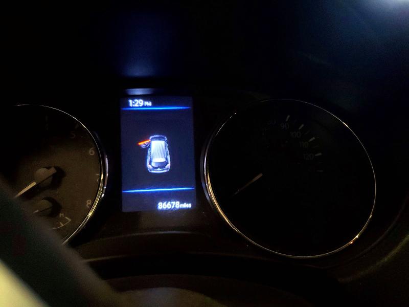 62084716 :رقم المزاد ، 5N1AT2MV8JC717299 vin ، 2018 Nissan Rogue مزاد بيع