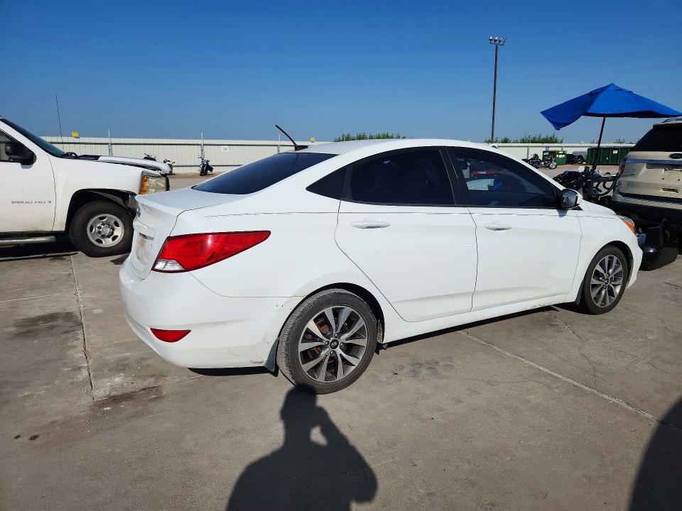 61898216 :رقم المزاد ، KMHCU4AE6FU822138 vin ، 2015 Hyundai Accent مزاد بيع