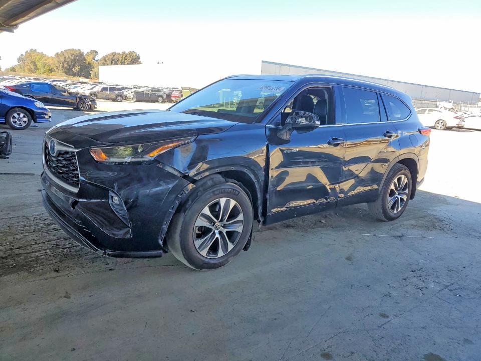 62672016 :رقم المزاد ، 5TDGBRCH4MS532613 vin ، 2021 Toyota Highlander مزاد بيع