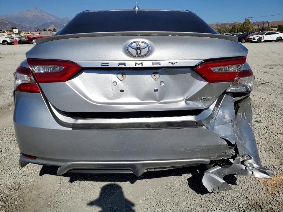 62953656 :رقم المزاد ، 4T1B11HK8KU164413 vin ، 2019 Toyota Camry مزاد بيع