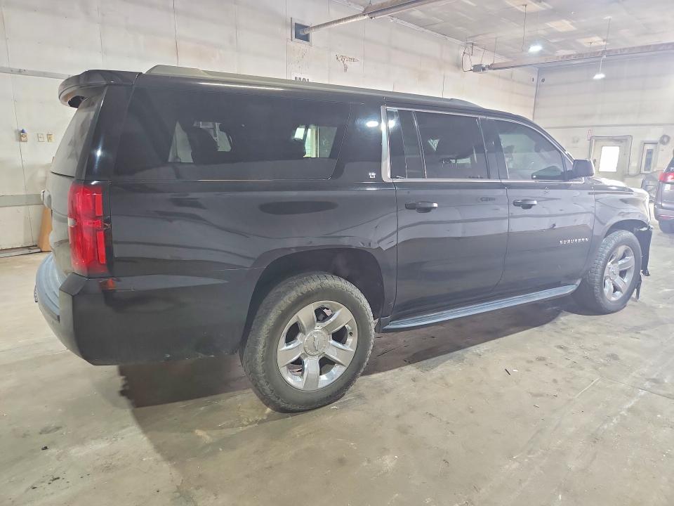 2015 Chevrolet Suburban მანქანა იყიდება აუქციონზე, vin: 1GNSKJKC8FR161465, აუქციონის ნომერი: 60997826