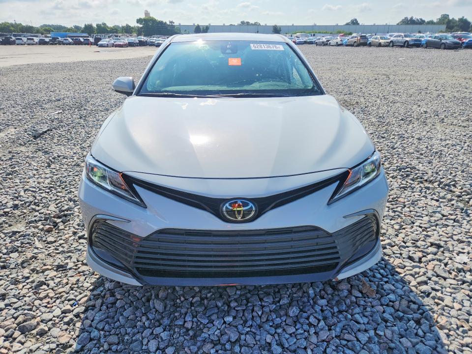 2022 Toyota Camry მანქანა იყიდება აუქციონზე, vin: 4T1C11AK8NU072155, აუქციონის ნომერი: 62813676