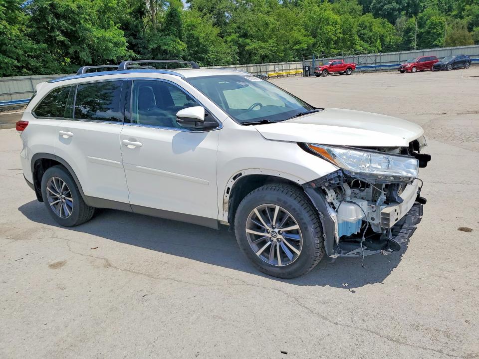 2019 Toyota Highlander მანქანა იყიდება აუქციონზე, vin: 5TDJZRFH9KS567951, აუქციონის ნომერი: 60924866
