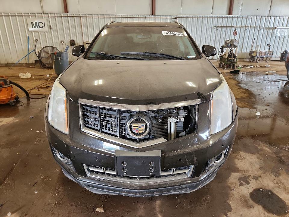 61492136 :رقم المزاد ، 3GYFNFE33FS584004 vin ، 2015 Cadillac Srx مزاد بيع