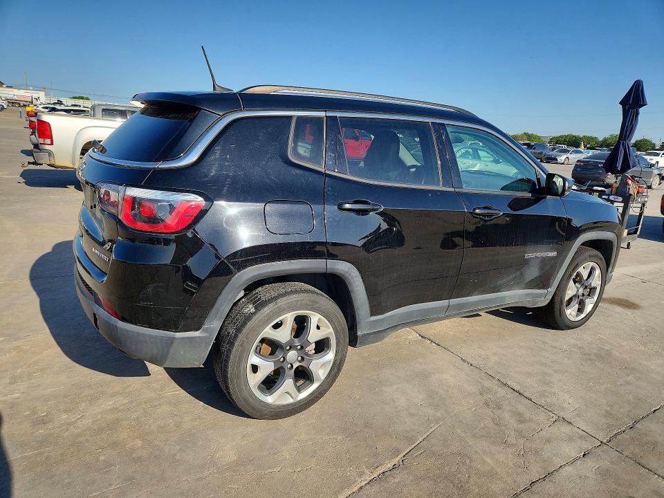 59795156 :رقم المزاد ، 3C4NJDCB4JT435390 vin ، 2018 Jeep Compass مزاد بيع