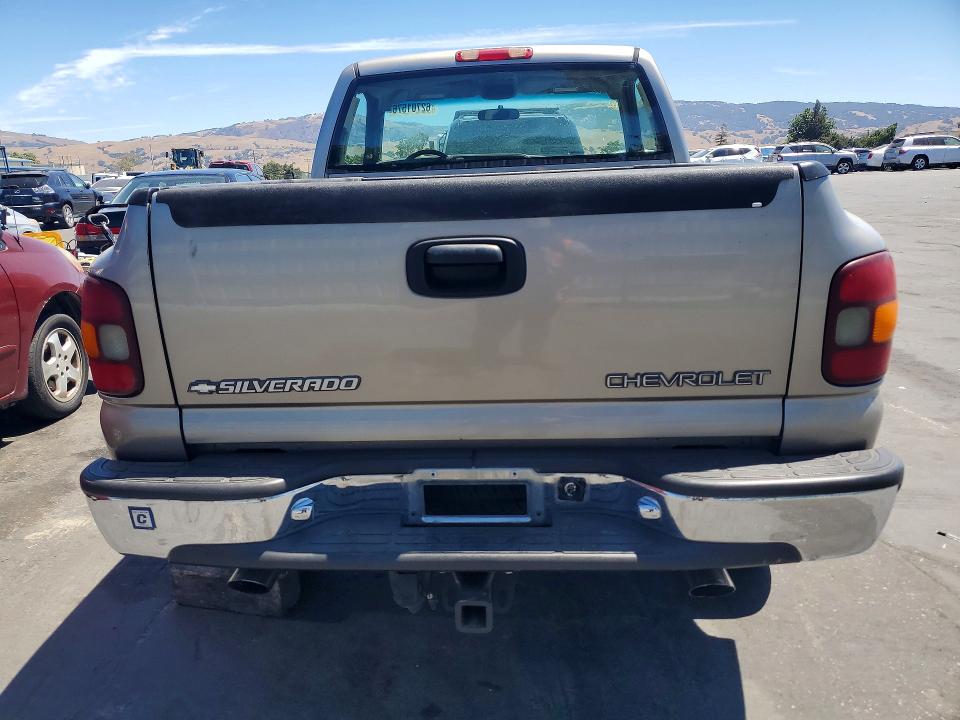 2000 Chevrolet Silverado მანქანა იყიდება აუქციონზე, vin: 1GCEK14T7YZ104650, აუქციონის ნომერი: 62701576
