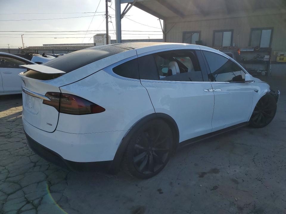 Продажа на аукционе авто 2016 Tesla Model X, vin: 5YJXCBE28GF015286, номер лота: 62876426