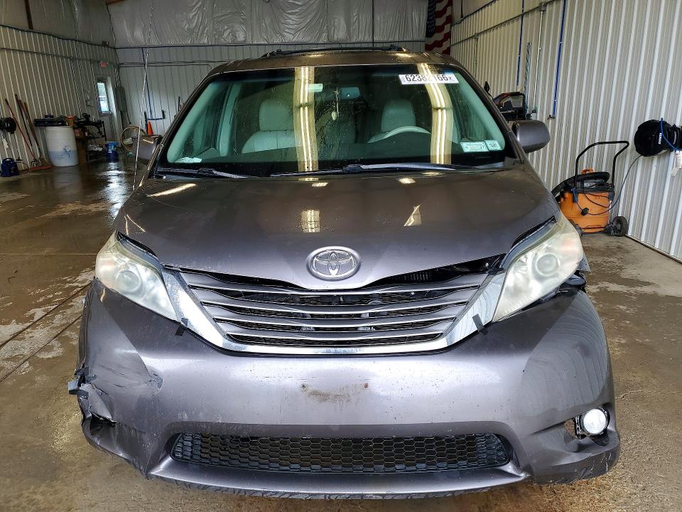 Aukcja sprzedaży 2011 Toyota Sienna, vin: 5TDYK3DC0BS111196, numer aukcji: 62382166