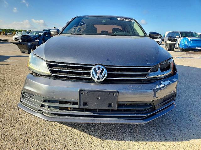 58755926 :رقم المزاد ، 3VWDB7AJ7HM371903 vin ، 2017 Volkswagen Jetta مزاد بيع