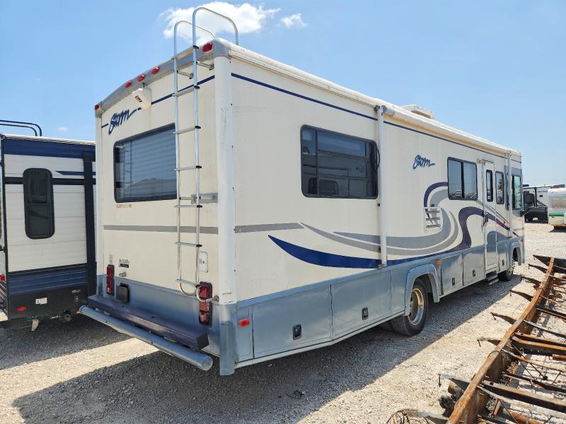 61898036 :رقم المزاد ، 5B4LP37J5Y3316521 vin ، 2000 Workhorse Custom Chassis Motorhome Chassis مزاد بيع